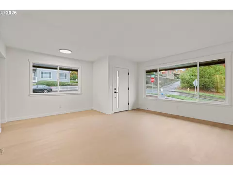 Living - 635 NE Dallas St, Camas, WA 98607 photo 3 of 7