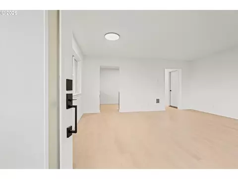Living - 635 NE Dallas St, Camas, WA 98607 photo 4 of 7