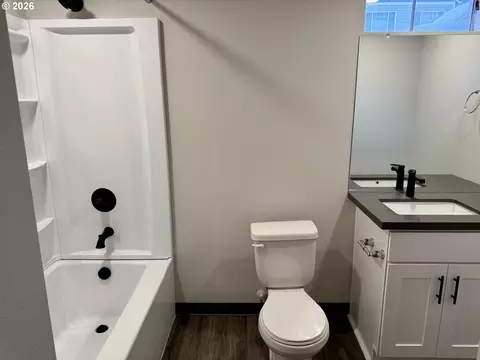 Bath - 635 NE Dallas St, Camas, WA 98607 photo 4 of 4