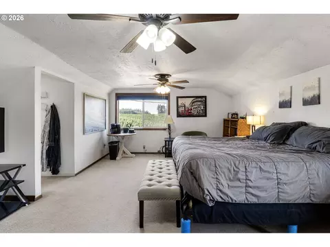 Bedroom - 11523 Summit Loop, Turner, OR 97392 photo 5 of 6
