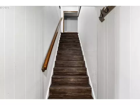 Entry Way - 11523 Summit Loop, Turner, OR 97392 photo 2 of 2