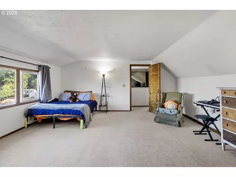Bedroom - 11523 Summit Loop, Turner, OR 97392 photo 2 of 6