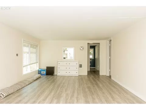 Living - 1620 9th St, Springfield, OR 97477 photo 6 of 7