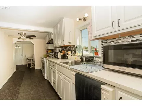 Kitchen - 1620 9th St, Springfield, OR 97477 photo 3 of 3