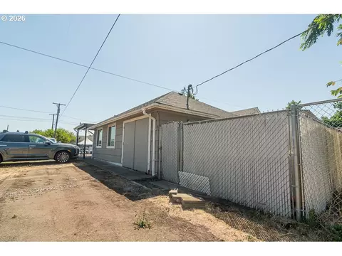 Exterior - 1620 9th St, Springfield, OR 97477 photo 6 of 6
