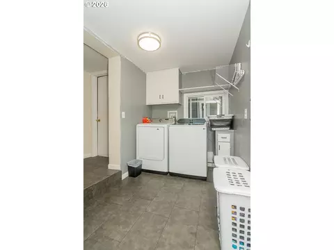 Other - 1620 9th St, Springfield, OR 97477 photo 3 of 11