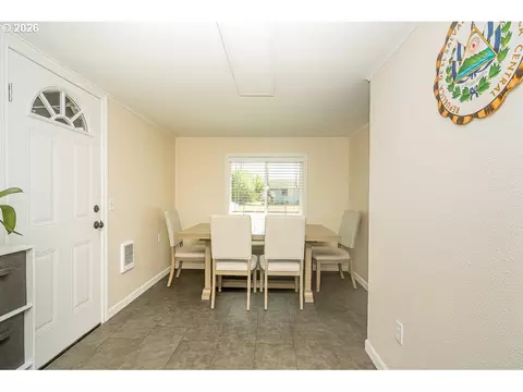 Dining - 1620 9th St, Springfield, OR 97477 photo 2 of 2