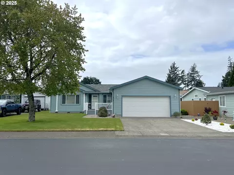 215 Lakeland Dr, Lakeside, OR 97449
