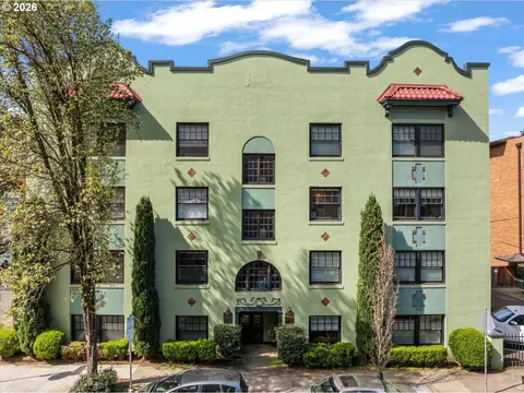 507 NW 22nd Ave #207, Portland, OR 97210