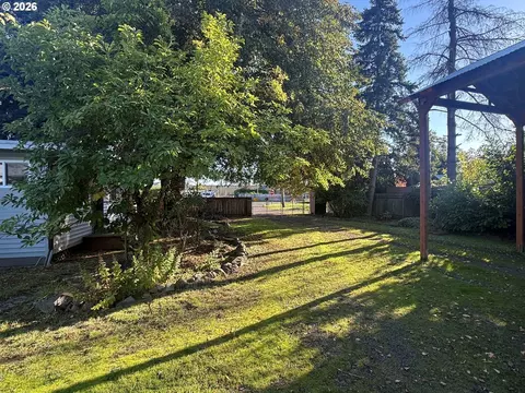 Exterior - 3849 Roosevelt Blvd, Eugene, OR 97402 photo 4 of 8