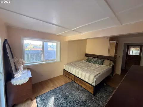 Bedroom - 3849 Roosevelt Blvd, Eugene, OR 97402 photo 2 of 3