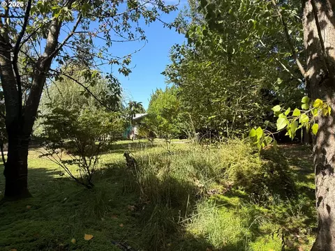 Exterior - 3849 Roosevelt Blvd, Eugene, OR 97402 photo 8 of 8