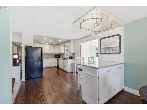 Kitchen - 2501 Stratford St, Eugene, OR 97404 photo 1 of 6