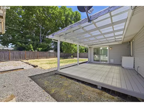 Exterior - 2501 Stratford St, Eugene, OR 97404 photo 11 of 12