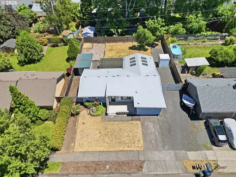 View/Area - 2501 Stratford St, Eugene, OR 97404 photo 1 of 3