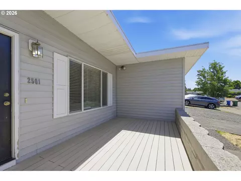 Exterior - 2501 Stratford St, Eugene, OR 97404 photo 12 of 12