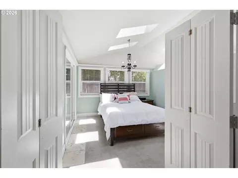 Bedroom - 2501 Stratford St, Eugene, OR 97404 photo 1 of 7
