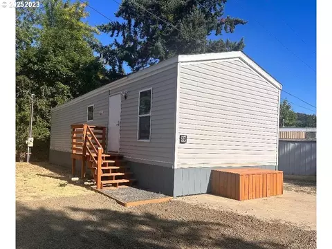 5000 NE Stephens St #39, Roseburg, OR 97470