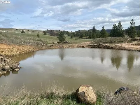 10 Buttercup Ln, Lyle, WA 98635