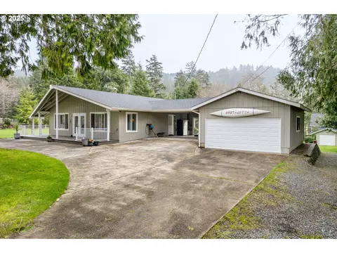 8615 S Victoria Ave, Rockaway Beach, OR 97136
