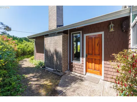 330 El Rotundo Ave, Lincoln City, OR 97367