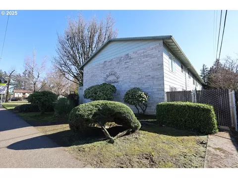 16360 SE Stark St, Portland, OR 97233