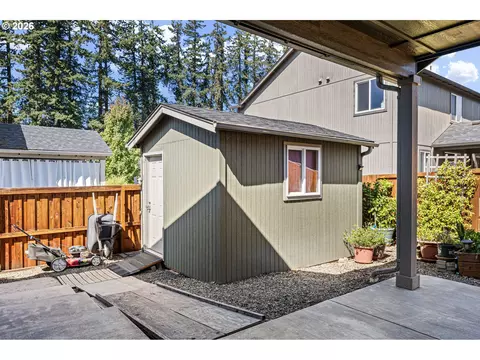 Exterior - 5460 Pinehurst St, Springfield, OR 97478 photo 8 of 10