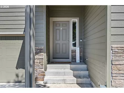 Entry Way - 5460 Pinehurst St, Springfield, OR 97478 photo 1 of 5