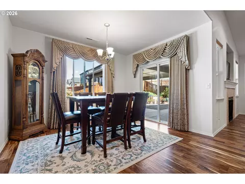 Dining - 5460 Pinehurst St, Springfield, OR 97478 photo 1 of 1
