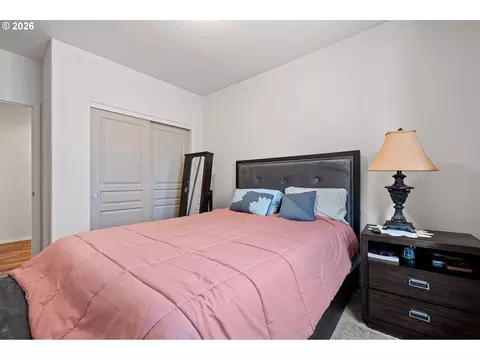 Bedroom - 5460 Pinehurst St, Springfield, OR 97478 photo 7 of 7