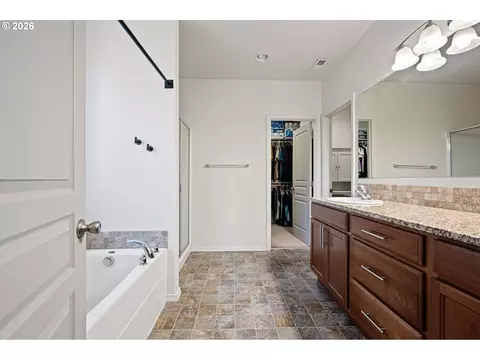 Bath - 5460 Pinehurst St, Springfield, OR 97478 photo 1 of 4