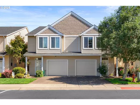 1541 NE 10th Pl, Canby, OR 97013