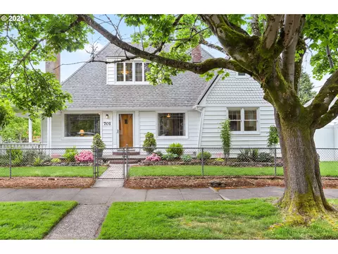 701 W 24th St, Vancouver, WA 98660