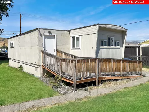 3319 W 10th St #9, The Dalles, OR 97058