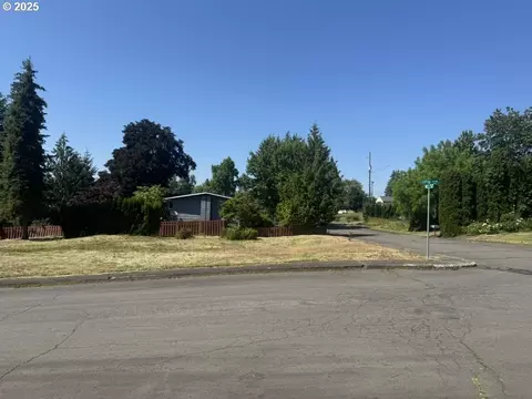 1361 W Way NW, Salem, OR 97304