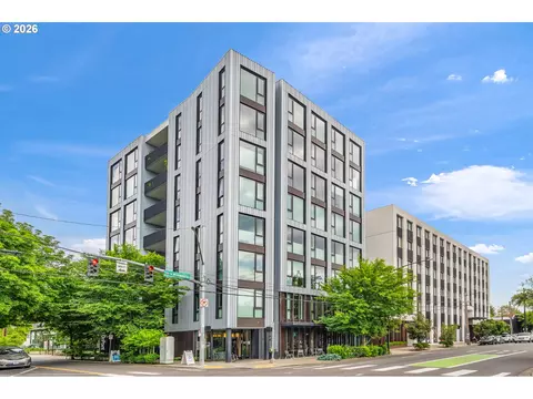 12 NE Fremont St #801, Portland, OR 97212
