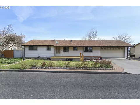 2313 W 14th St, The Dalles, OR 97058