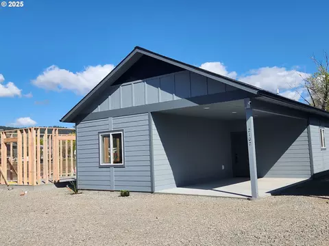 2107 True Ave, La Grande, OR 97850