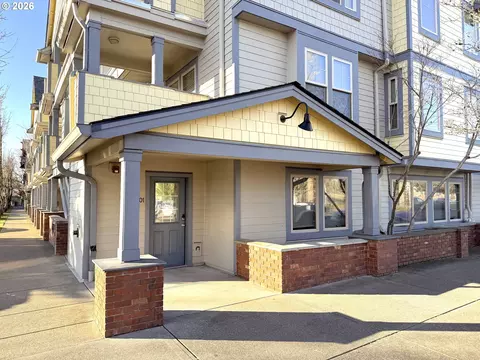 9837 NE Irving St #301, Portland, OR 97220