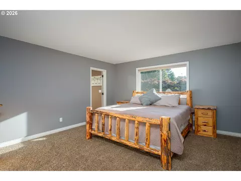 Bedroom - 7326 SE Cottrell Rd, Gresham, OR 97080 photo 1 of 3