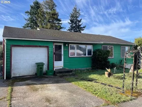 1705 Juniper Ave, Coos Bay, OR 97420
