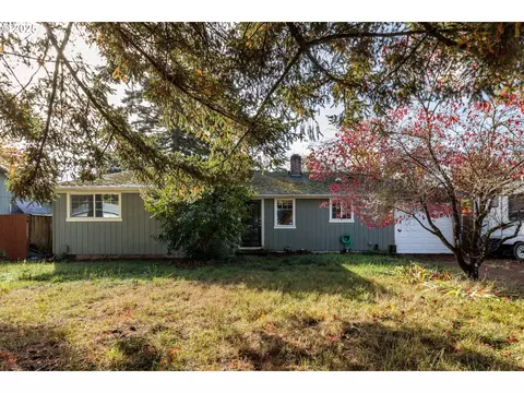 11220 S Parkland Ct, Oregon City, OR 97045