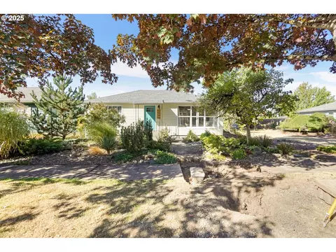 2055 Laurel Ave, Salem, OR 97301