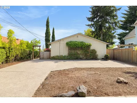624 N Emerson St, Portland, OR 97217