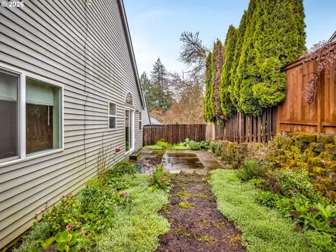 Exterior - 38859 Jerger St, Sandy, OR 97055 photo 4 of 4