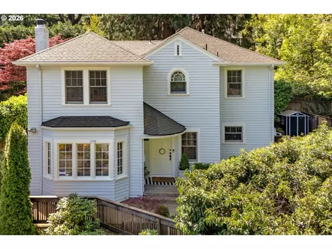 2798 SW Old Orchard Rd, Portland, OR 97201