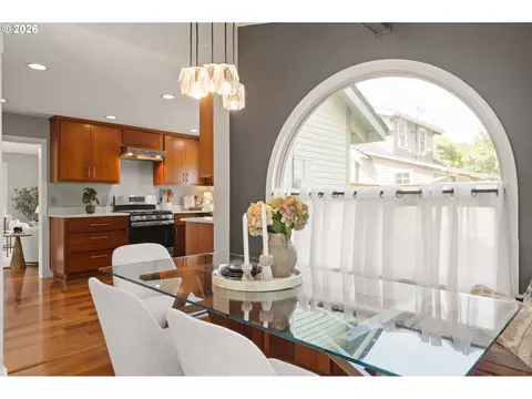 Dining - 1847 Orchard St, Eugene, OR 97403 photo 4 of 5