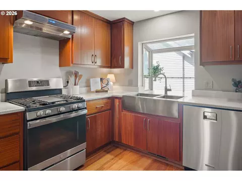 Kitchen - 1847 Orchard St, Eugene, OR 97403 photo 3 of 5