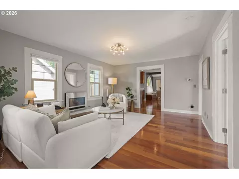 Living - 1847 Orchard St, Eugene, OR 97403 photo 2 of 4