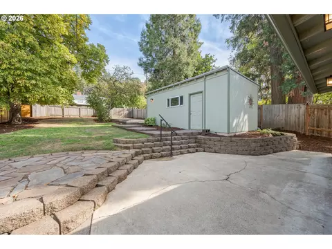 Exterior - 1847 Orchard St, Eugene, OR 97403 photo 3 of 10